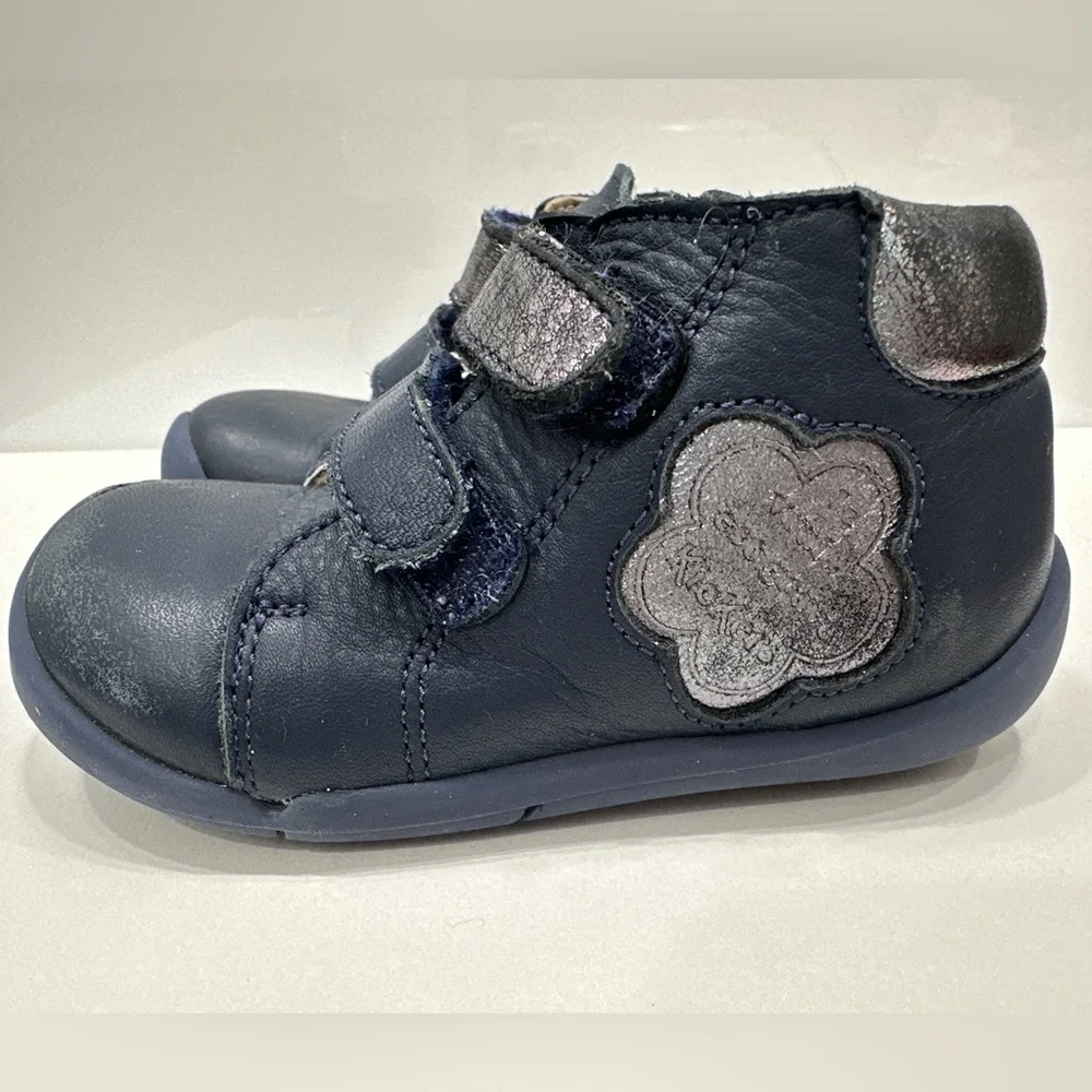 Kickers navy blue kids shoes. Size 22. US size 6. Great pre-owned condition.